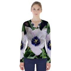 Blue Centered Tulip V-neck Long Sleeve Top