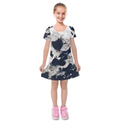 High Contrast Black And White Snowballs Kids  Short Sleeve Velvet Dress