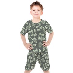 Flowers Pattern Spring Green Kids  Tee And Shorts Set by Bajindul