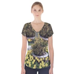 Columbus Commons Yellow Tulips Short Sleeve Front Detail Top