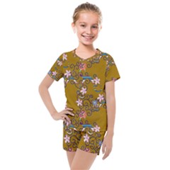 Textile Flowers Pattern Kids  Mesh Tee And Shorts Set