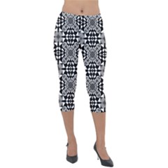 Fabric Geometric Shape Lightweight Velour Capri Leggings 