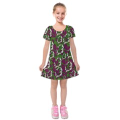 Green Fauna And Leaves In So Decorative Style Kids  Short Sleeve Velvet Dress
