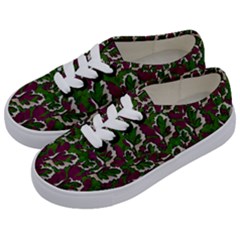 Green Fauna And Leaves In So Decorative Style Kids  Classic Low Top Sneakers