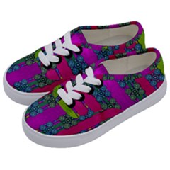 Flowers In A Rainbow Liana Forest Festive Kids  Classic Low Top Sneakers