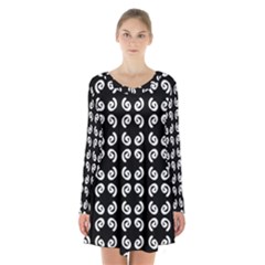 Abstrait Spirale Blanc/noir Long Sleeve Velvet V-neck Dress by kcreatif