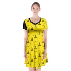 Gadsden Flag Don t Tread On Me Yellow And Black Pattern With American Stars Short Sleeve V-neck Flare Dress