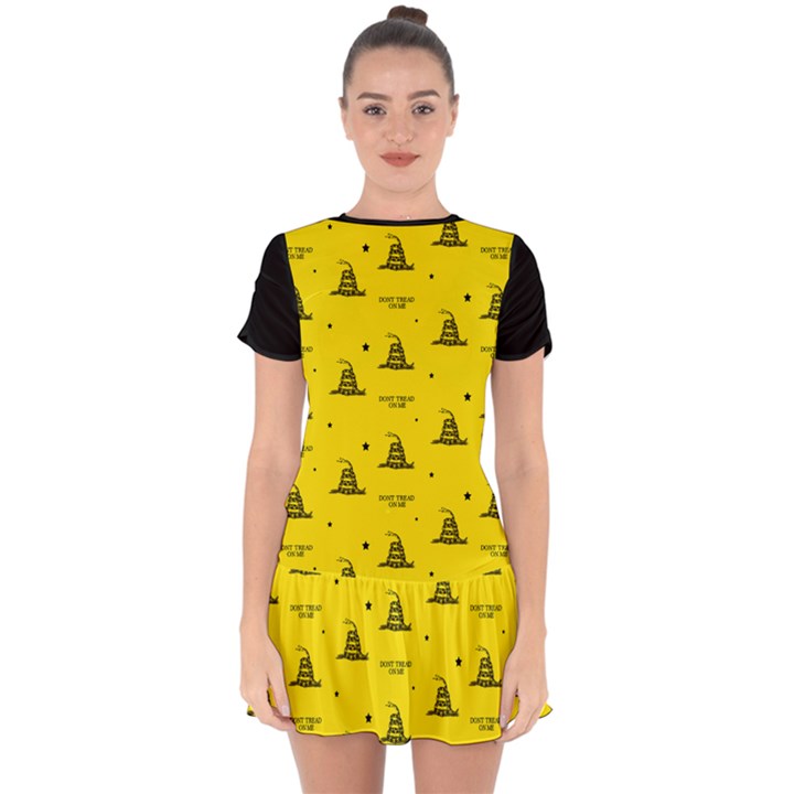 Gadsden Flag Don t tread on me Yellow and Black Pattern with american stars Drop Hem Mini Chiffon Dress