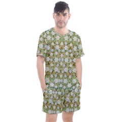 Snowflakes Slightly Snowing Down On The Flowers On Earth Men s Mesh Tee and Shorts Set