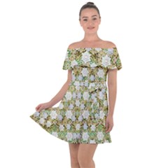 Snowflakes Slightly Snowing Down On The Flowers On Earth Off Shoulder Velour Dress