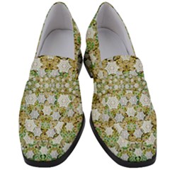 Snowflakes Slightly Snowing Down On The Flowers On Earth Women s Chunky Heel Loafers