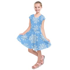 Hand Drawn Snowflakes Seamless Pattern Kids  Short Sleeve Dress