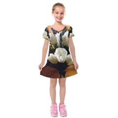 Tulips 1 3 Kids  Short Sleeve Velvet Dress by bestdesignintheworld