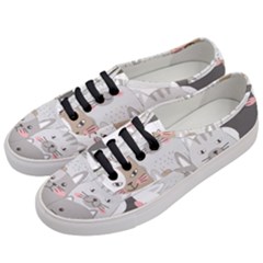 Cute Cats Seamless Pattern Women s Classic Low Top Sneakers by Wegoenart