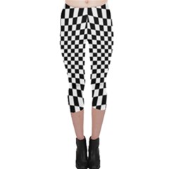 Illusion Checkerboard Black And White Pattern Capri Leggings 