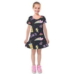 Cute Girl Things Seamless Background Kids  Short Sleeve Velvet Dress by Vaneshart