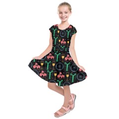 Hand-drawn-happy-birthday-pattern-background Kids  Short Sleeve Dress