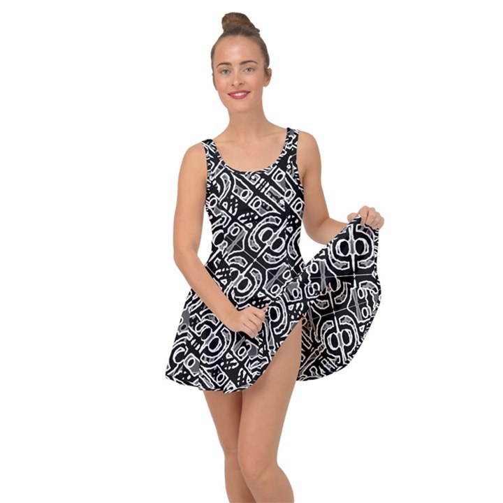 Linear Black And White Ethnic Print Inside Out Casual Dress