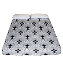 Black And White Art-deco Pattern Fitted Sheet (king Size) by Dushan