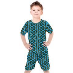 0059 Comic Head Bothered Smiley Pattern Kids  Tee And Shorts Set by DinzDas