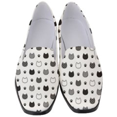 kitten head paw footprint seamless pattern 1 Women s Classic Loafer Heels