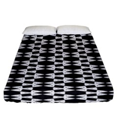 Black And White Triangles Fitted Sheet (california King Size)