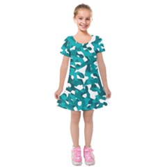 Teal And White Camouflage Pattern Kids  Short Sleeve Velvet Dress by SpinnyChairDesigns