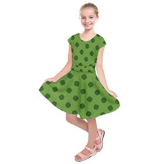 Green Four Leaf Clover Pattern Kids  Short Sleeve Dress