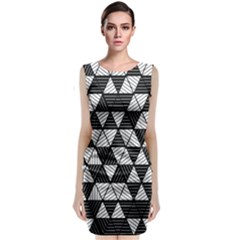 Black And White Triangles Pattern Sleeveless Velvet Midi Dress by SpinnyChairDesigns