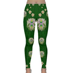 The Way To Freedom One Island One Gnome Classic Yoga Leggings by pepitasart
