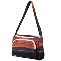 Las Aguilas Viewpoint, El Chalten, Argentina Front Pocket Crossbody Bag