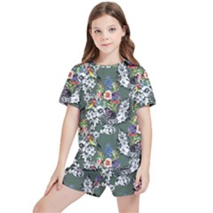 Garden Kids  Tee And Sports Shorts Set by goljakoff