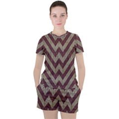 Vintage Grunge Geometric Chevron Pattern Women s Tee and Shorts Set