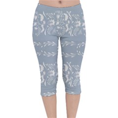 Fantasy Flowers Velvet Capri Leggings 