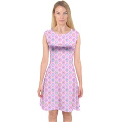 Hexagonal Pattern Unidirectional Capsleeve Midi Dress