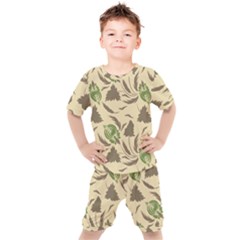 Folk Floral Pattern  Flowers Print  Kids  Tee And Shorts Set by Eskimos