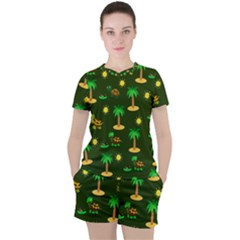 Turtle And Palm On Green Pattern Women s Tee And Shorts Set