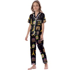 Paris Street Pattern On Black Kids  Satin Short Sleeve Pajamas Set