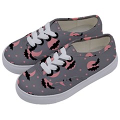 Bat Kids  Classic Low Top Sneakers