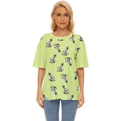 Black and white vector flowers at canary yellow Oversized Basic Tee