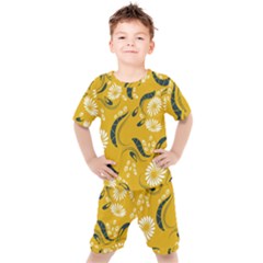 Folk Flowers Print Floral Pattern Ethnic Art Kids  Tee And Shorts Set by Eskimos