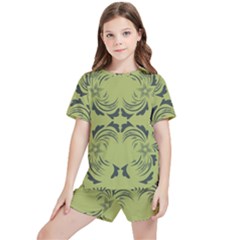 Floral Folk Damask Pattern Fantasy Flowers  Kids  Tee And Sports Shorts Set by Eskimos