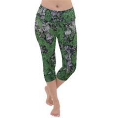 Modern Camo Grunge Print Lightweight Velour Capri Yoga Leggings