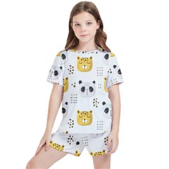 Seamless Pattern Cute Animals Kids  Tee And Sports Shorts Set by Jancukart