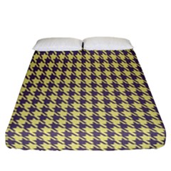 Houndstooth Fitted Sheet (california King Size) by nate14shop