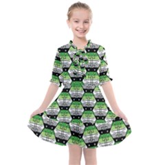 Hackers Town Void Mantis Hexagon Aromantic Pride Flag Kids  All Frills Chiffon Dress