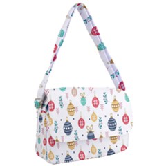 Seamless-pattern-cute-christmas-balls-shariki-igrushki-rozhd Courier Bag