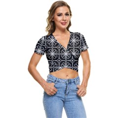 Seamless-pattern Black Short Sleeve Foldover Tee by nateshop