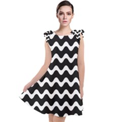 Wave-black White Tie Up Tunic Dress