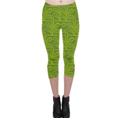 Oak Tree Nature Ongoing Pattern Capri Leggings 